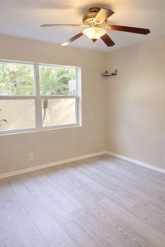 Photo - 420 SE 18th Ct Unit 2