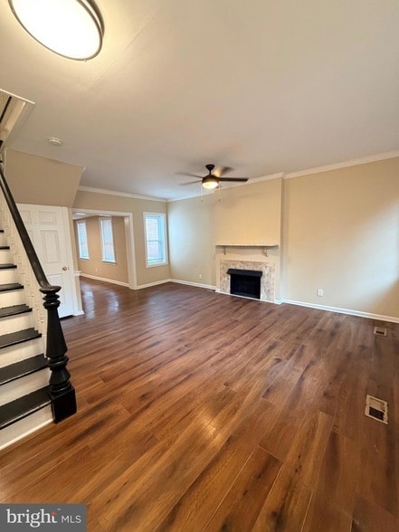 Photo - 127 E Union St