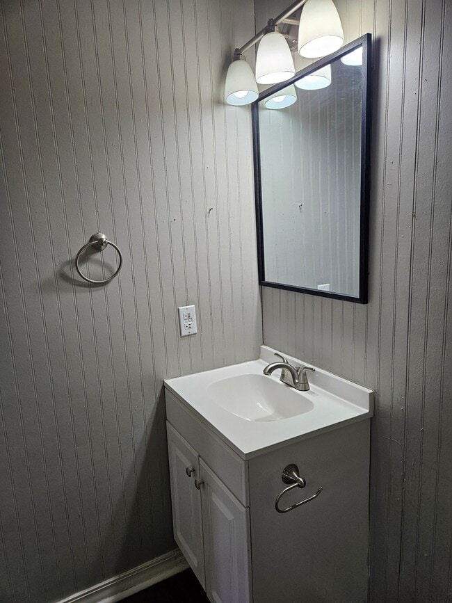 16 Linder Rd Unit 2
