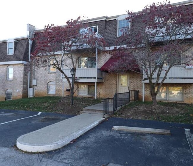 Building Photo - 175 Malabu Dr Unit 44