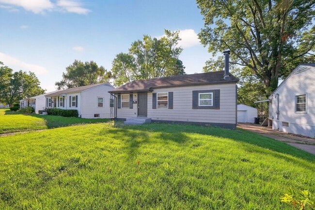 Photo - 228 Cameron Rd