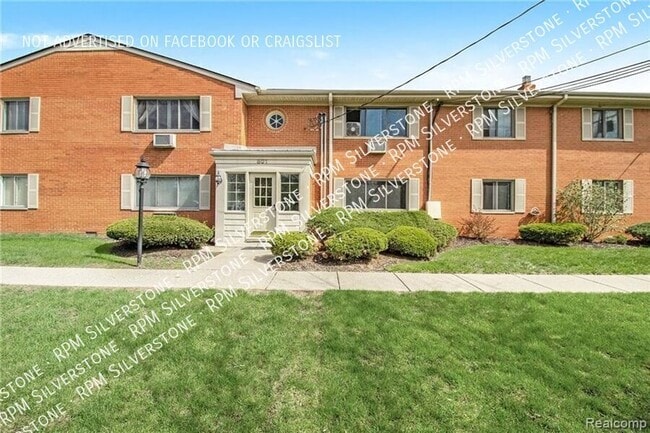 Building Photo - 801 Plate St Unit 103