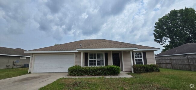 Building Photo - 4 Bedroom 2 Bath Located in Grandview Subd... Rental