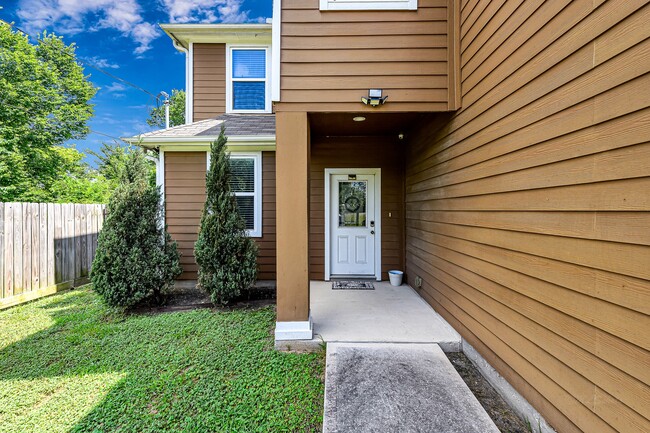 Photo - 4617 White Rock St