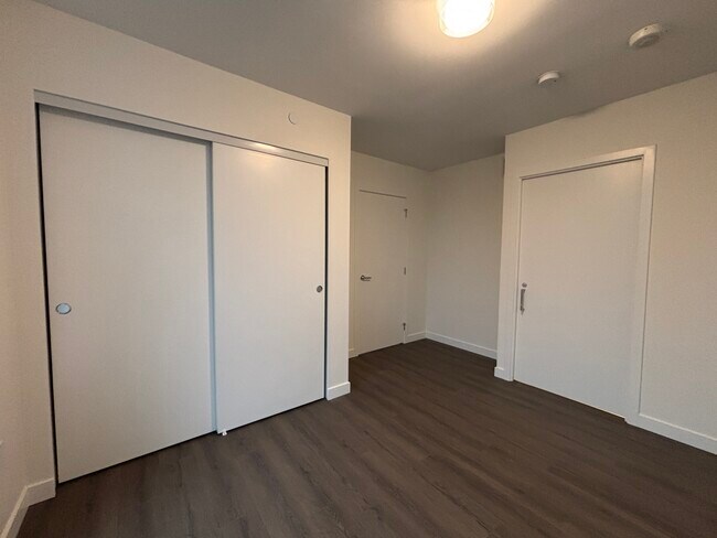 Photo - 5685 Halley Av