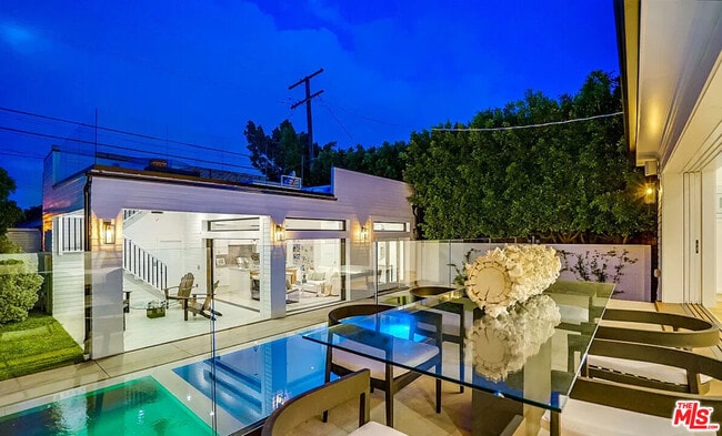 Building Photo - 1524 N Sierra Bonita Ave