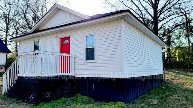 Photo - 2037 Pine Dr