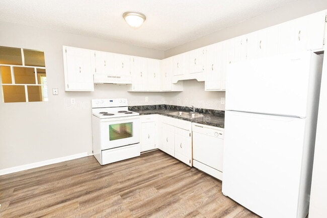 Photo - 901 Forest Dale Ln
