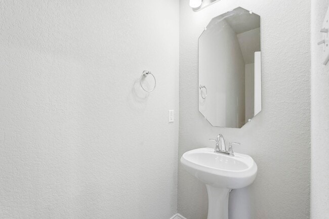 Photo - 8038 Scanlan Trce