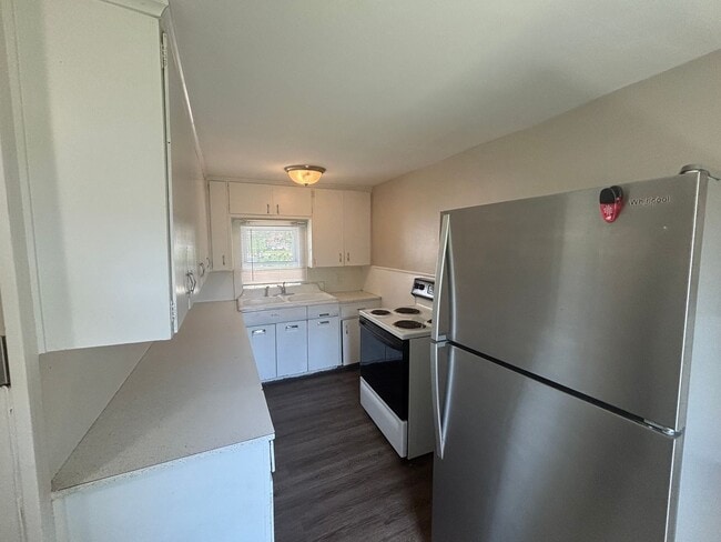 Photo - 511 W 2nd St