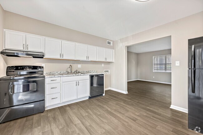 1BR, 1BA - 775SF - Kitchen
