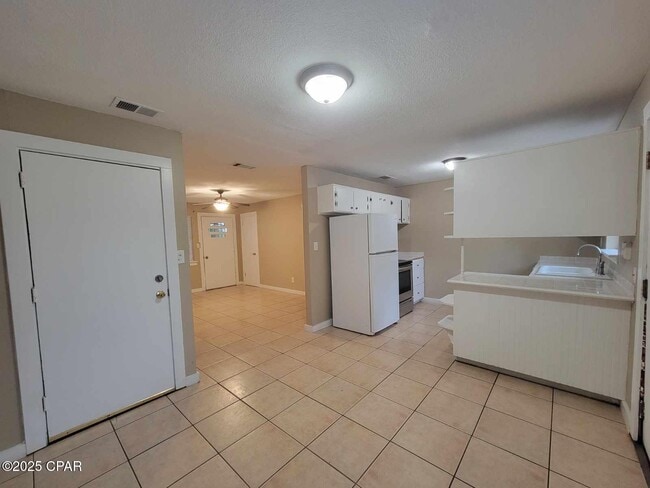 Photo - 1710 Chestnut Ave