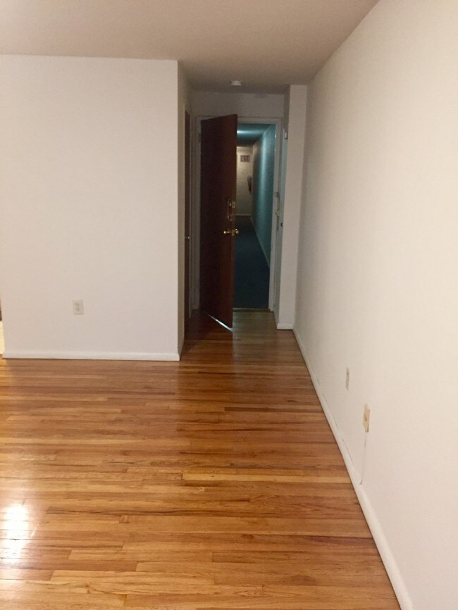 Photo - 117 Oxford St