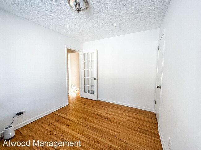 Photo - 5 br, 2.5 bath House - 5000 Lakeside Ave N