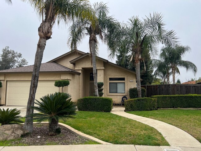 Building Photo - Beautiful Family Home