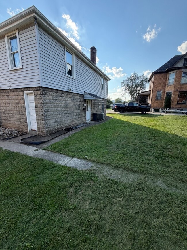 7005 1/2 Front River Rd