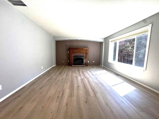 Photo - 793 NE 61st Ct