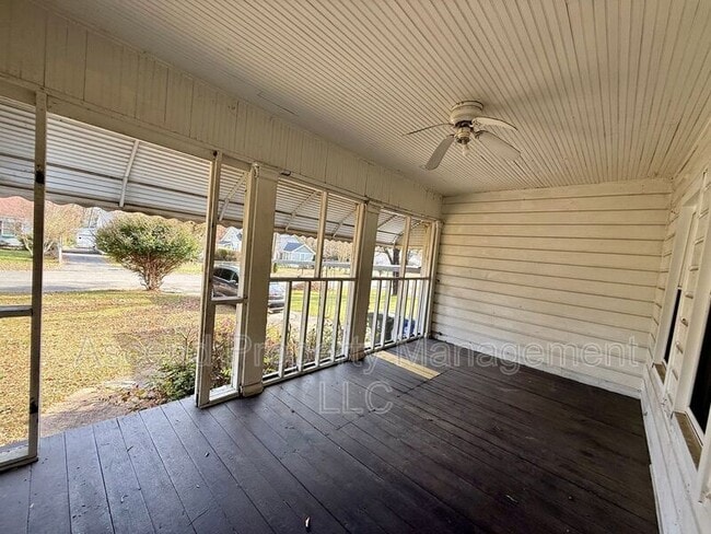 Photo - 203 N St Marks Ave