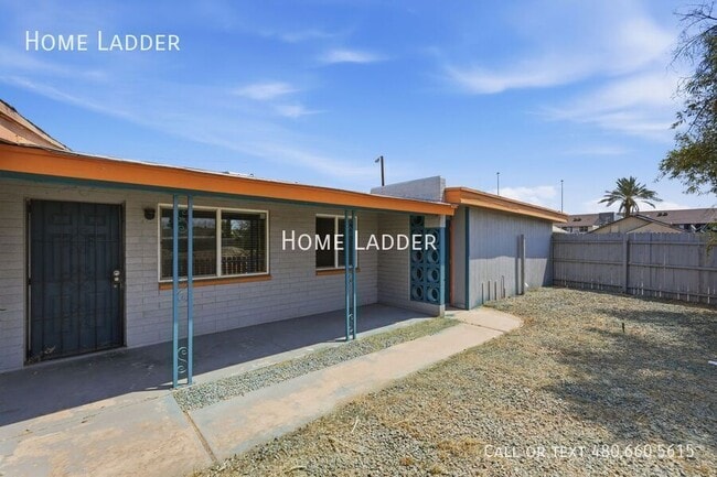 Building Photo - 6747 N 26th Ave Unit 3