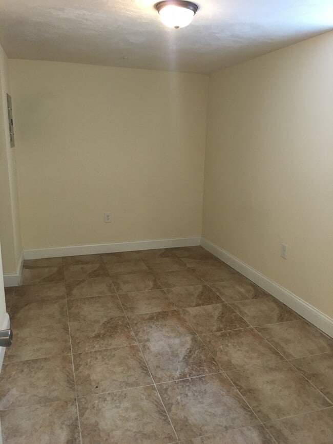 Photo - 423 Pawtucket St Unit 8