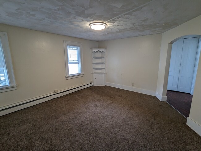 Building Photo - 608 Elmwood Ave Unit 606-D