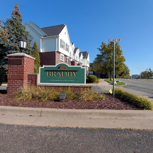 Building Photo - 1372 Village Dr Unit #6-BG2