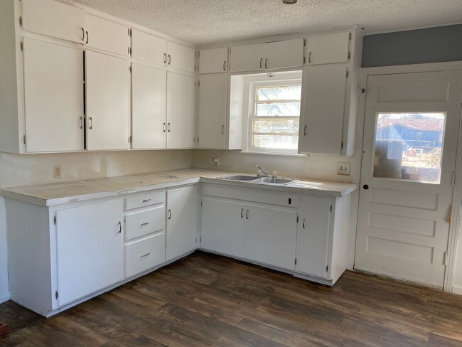 Photo - 1917 39th St