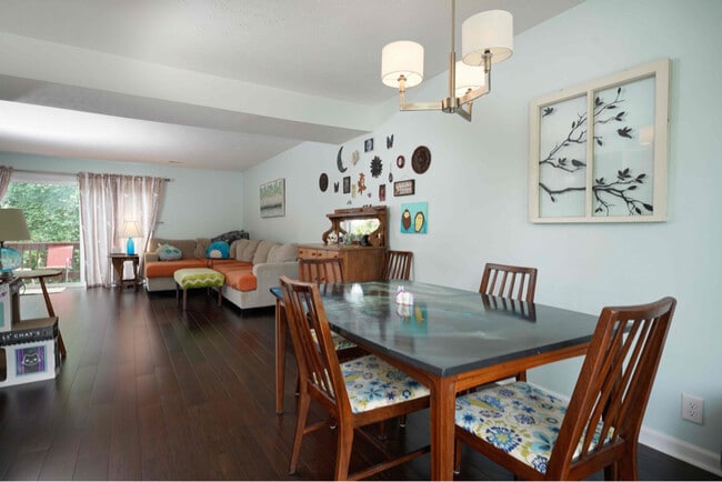 Photo - 123 Oakwood Rd Unit A2