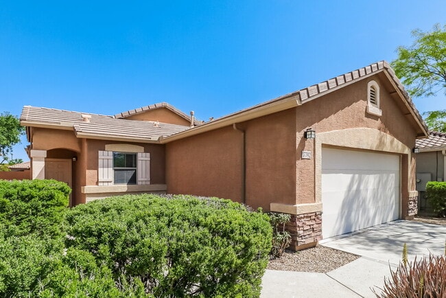 17792 W Paradise Ln