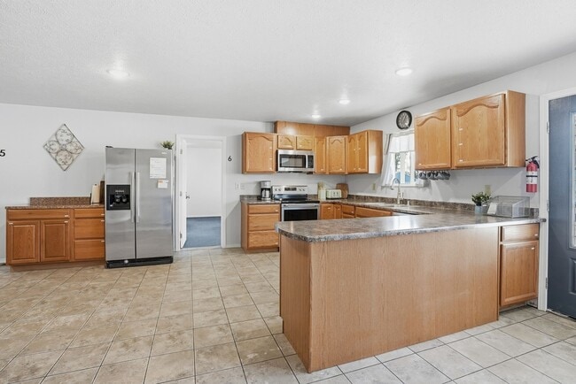 9525-9529 E Mission Ave