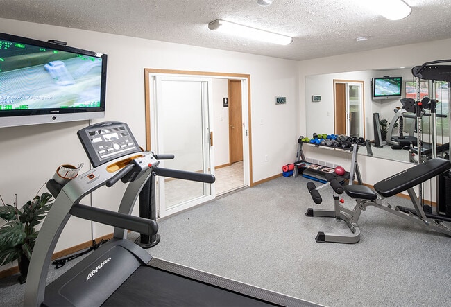 Highland Meadows Apartments in Bellevue, NE with On-site Fitness Center