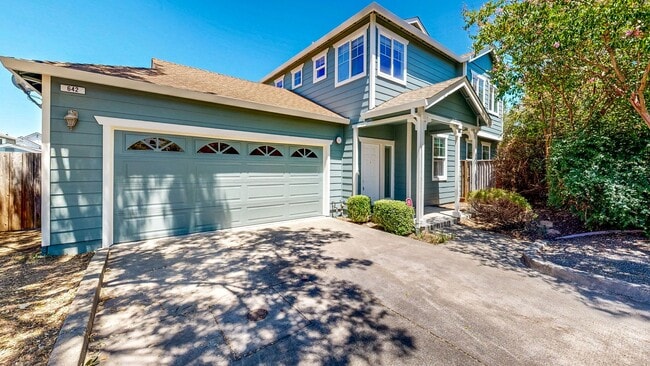 Building Photo - Rincon Valley FIVE Bedroom Three Bathroom Single Family Home!