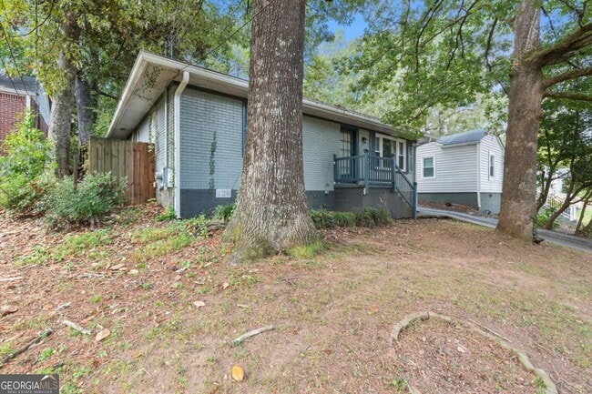 Photo - 1763 Pennington Pl SE