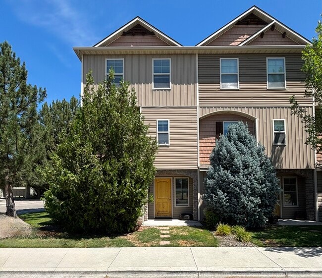 Building Photo - 8861 W Pine Valley Ln Rental