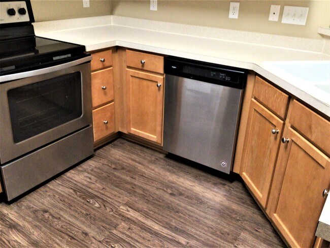 Photo - 324 Highgate Cir