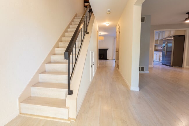 Photo - 1660 Parkside Dr