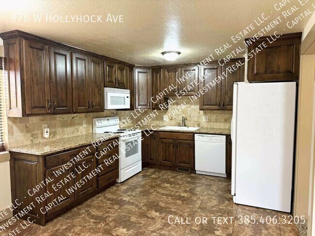 Photo - 876 Hollyhock Ave