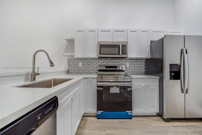 Photo - 18220 Mediterranean Blvd Unit 6-18