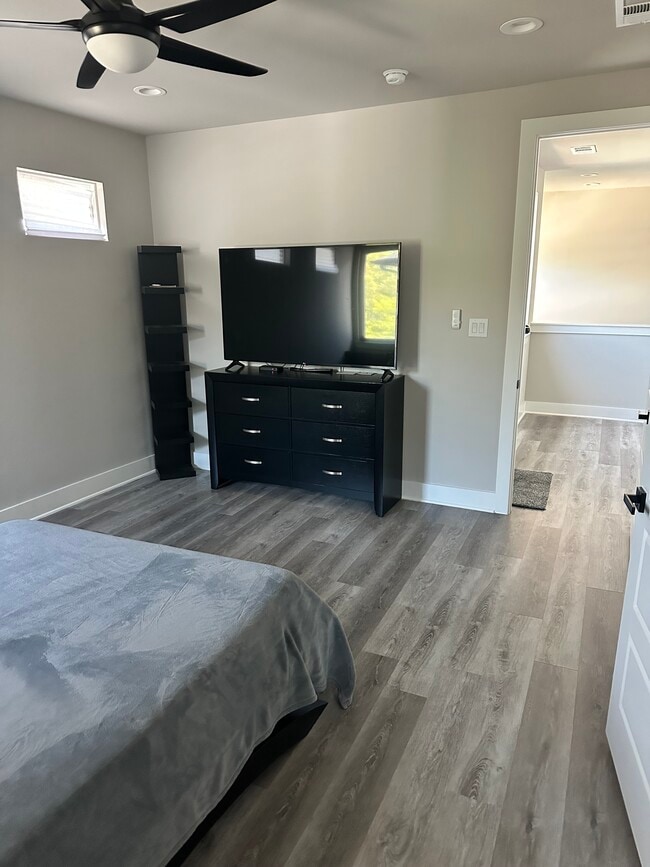 Photo - 2408 Peabody Ave