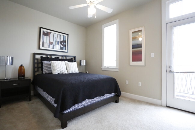 2BR/2BA -946SF