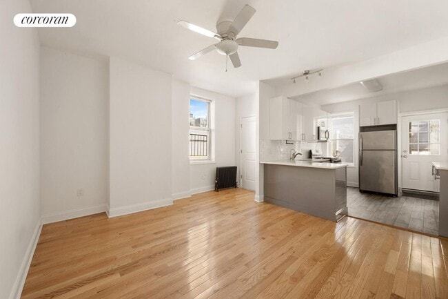 Building Photo - 129 N 6th St Rental