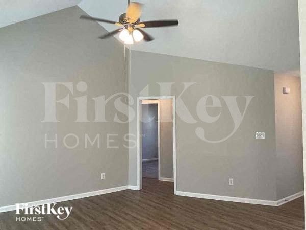 Photo - 109 W Bank Dr