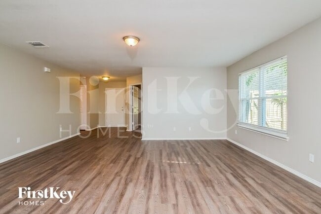 Photo - 10756 Irish Glen Trail