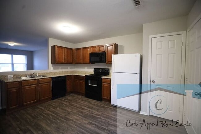 Photo - Move in special $900!! Beautiful 3 bed / 2 bath home with fenced back yard - Nettleton!!