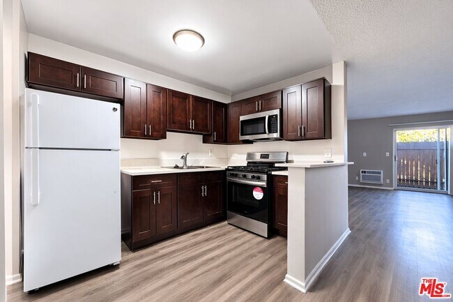1208 W Adams Blvd Unit 6