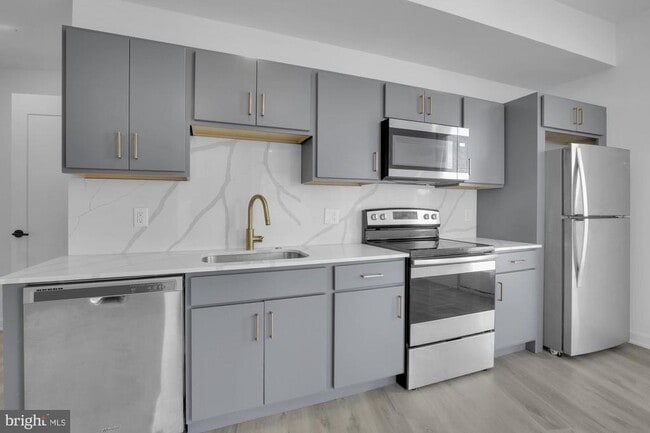 Building Photo - 2046 E Lehigh Ave Unit 3B Rental