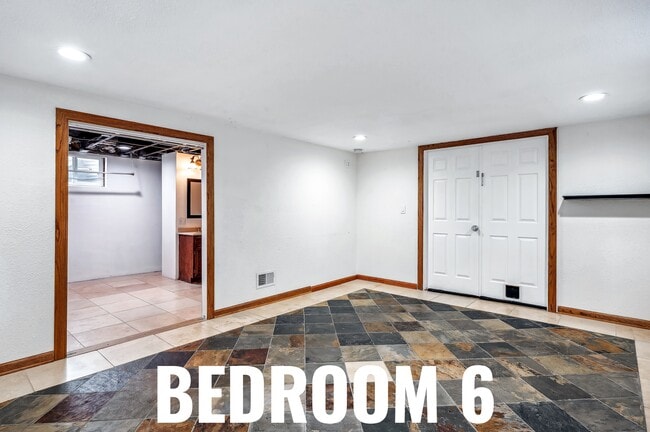 Building Photo - 151 S Ames St Unit 6