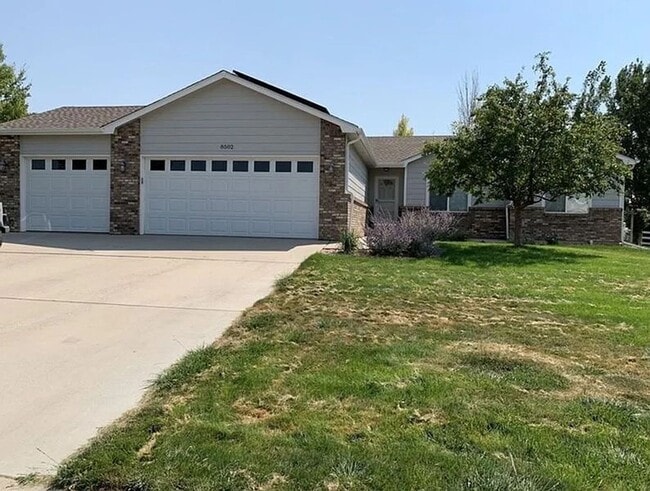Building Photo - Spacious Single-Family Home in Established Wellington Neighborhood