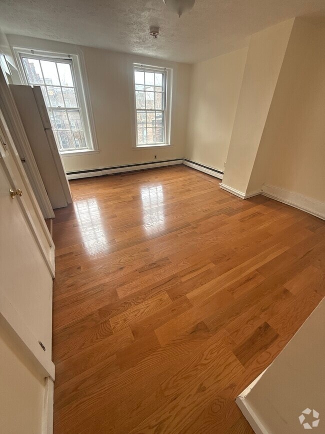 Building Photo - 43 Anderson St Unit 41 anderson street 4-2 Rental