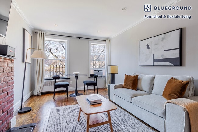 Building Photo - 562 Hudson St Unit FL4-ID2055